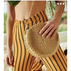 Circle Straw crossbody bag